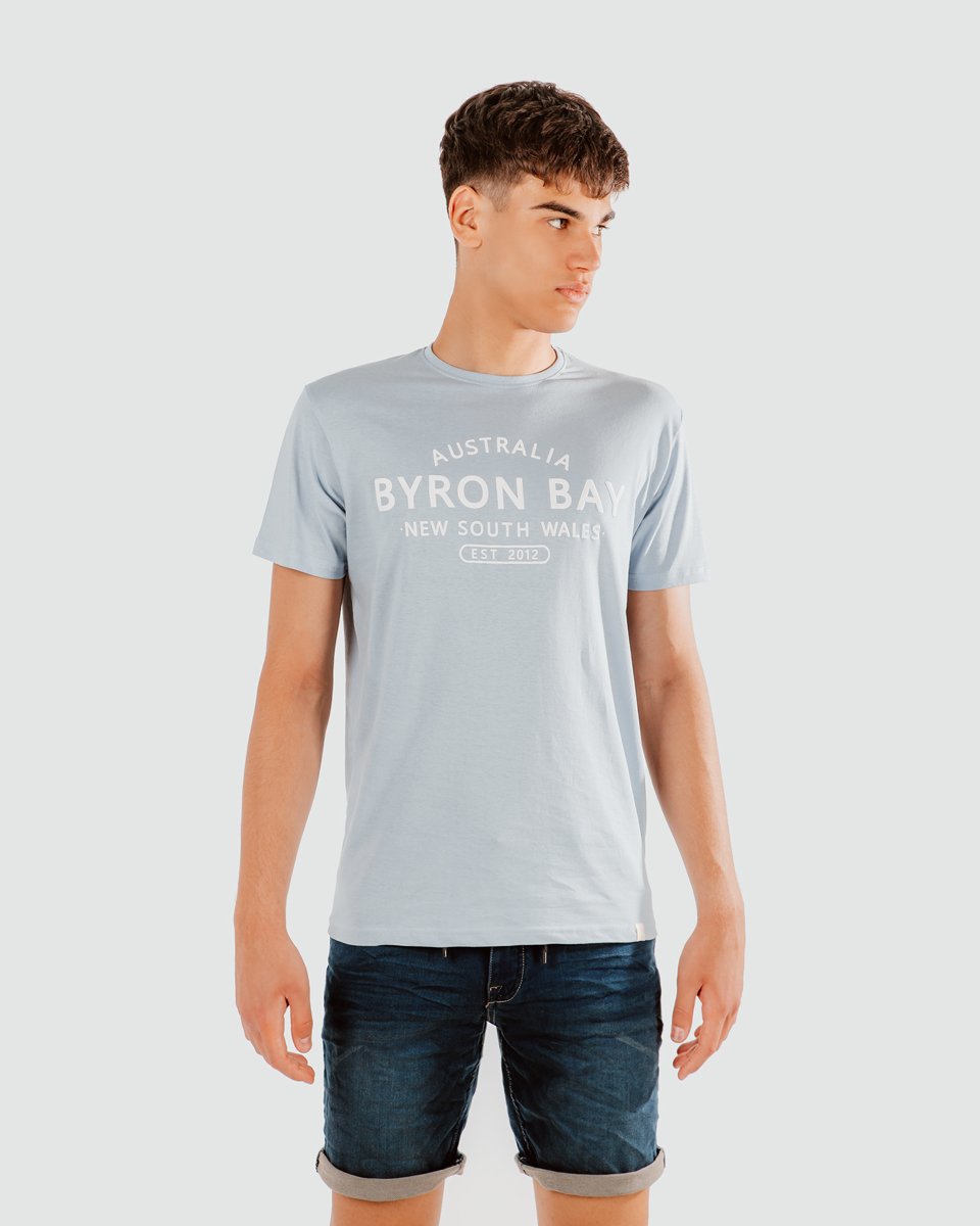 Ανδρικό Κοντομάνικο T-Shirt "Byron Bay" σε Χρώμα Ανοιχτό Μπλε