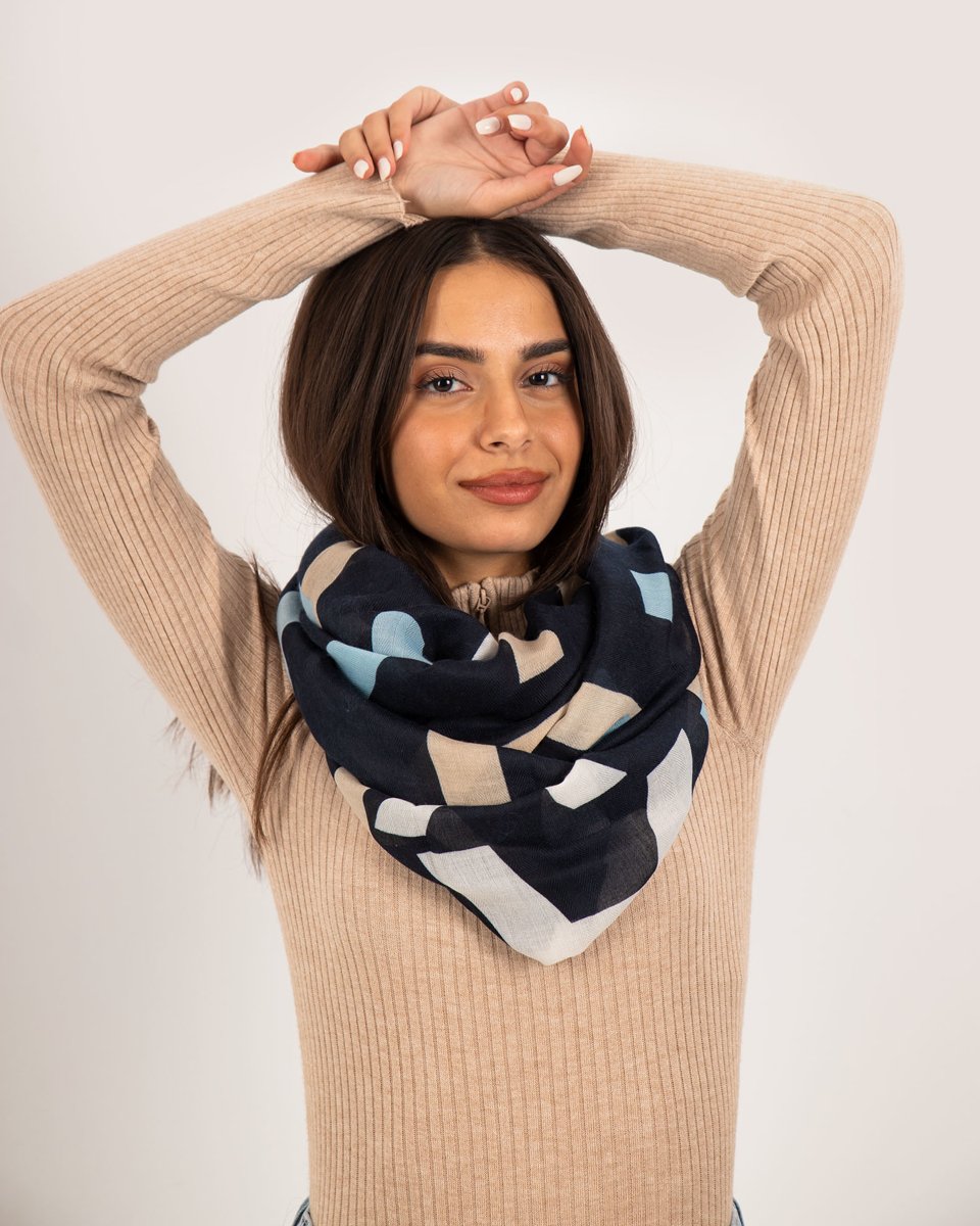 Picture of Women's Scarf-wrap "Bonnie"
